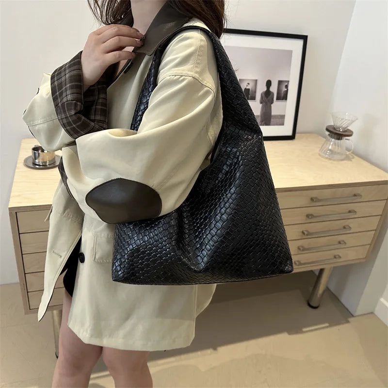 Women'S Retro Artificial Leather Woven Pattern Shoulder Bag Large Capacity Tote Bag Casual Armpit Bag Large Tote Bag Daily Work