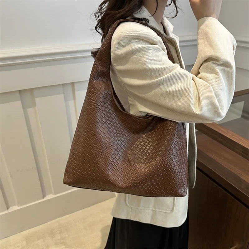 Women'S Retro Artificial Leather Woven Pattern Shoulder Bag Large Capacity Tote Bag Casual Armpit Bag Large Tote Bag Daily Work