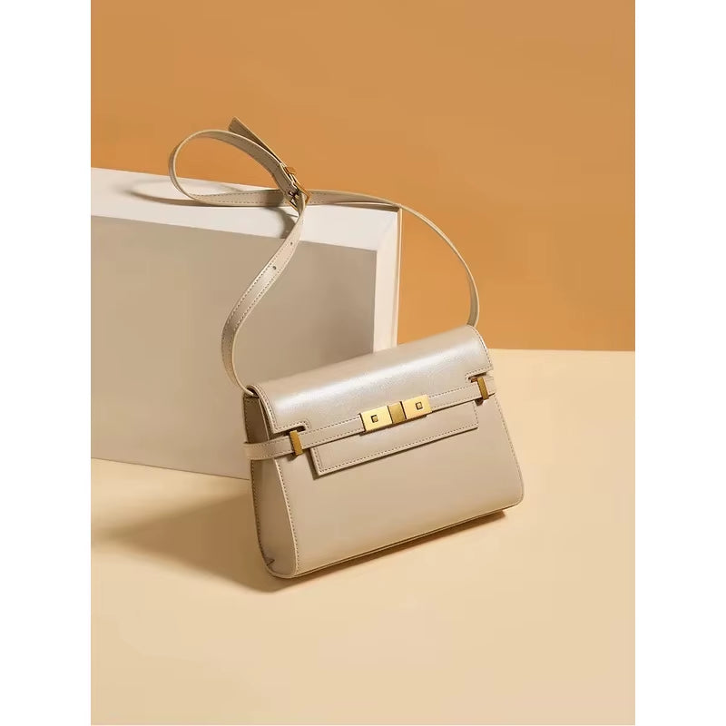 Chic Manhattan Handbag: Retro-Inspired Underarm Baguette Bag for a High-End Look