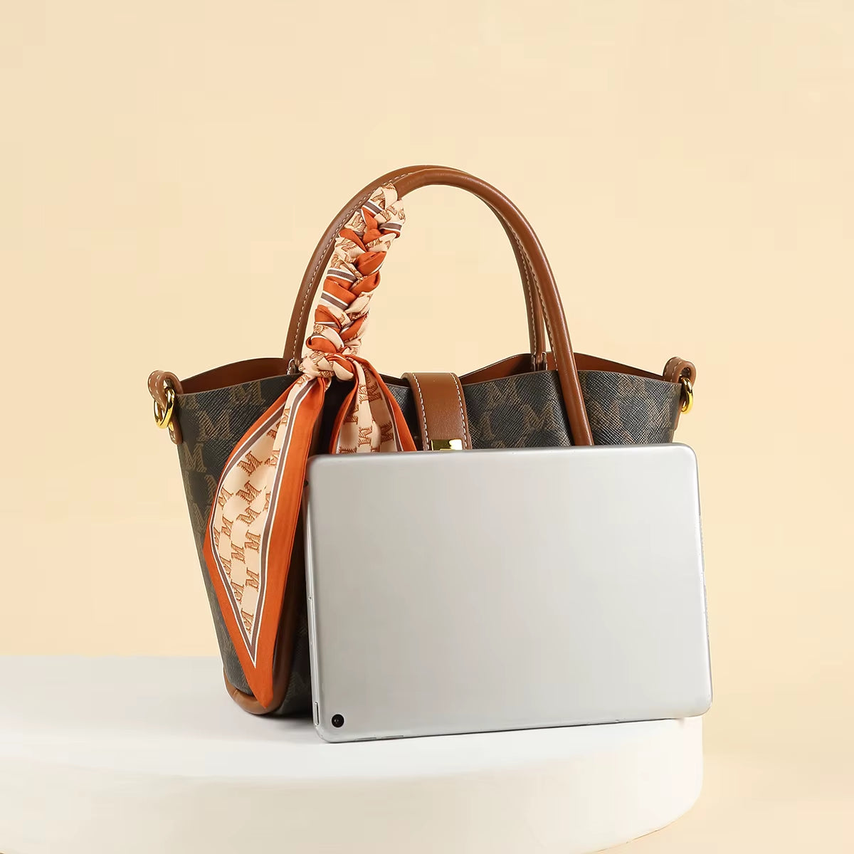 Chic Geometric Letter Pattern Satchel Bag with Detachable Shoulder Strap - Stylish Microfiber Leather Travel Companion