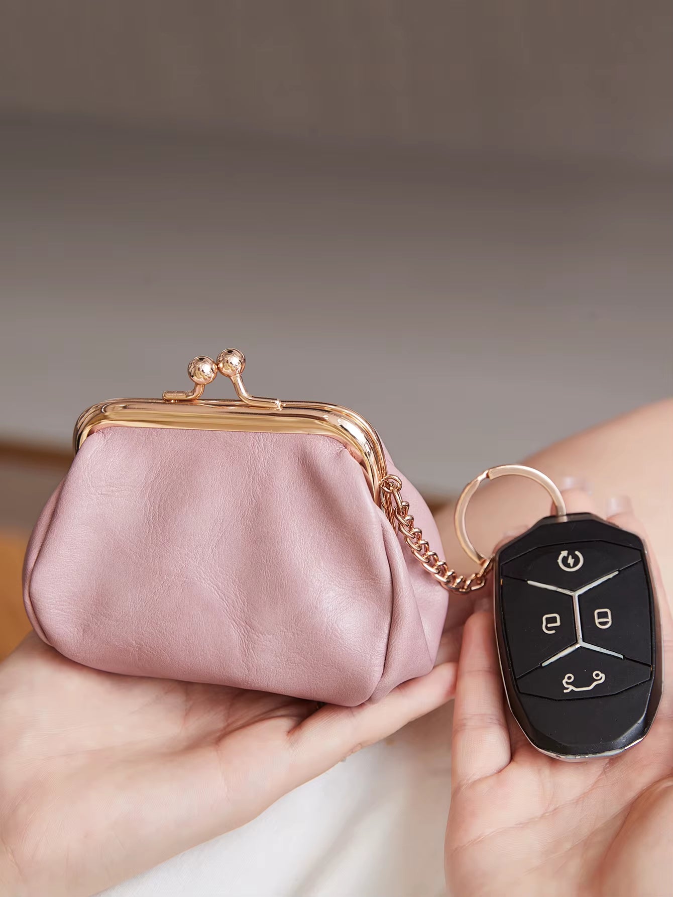 Retro Mini Lock Clip Coin Purse, Daily Portable and Cute Handheld Storage Bag for Girls, Solid Color Simple Key Bag