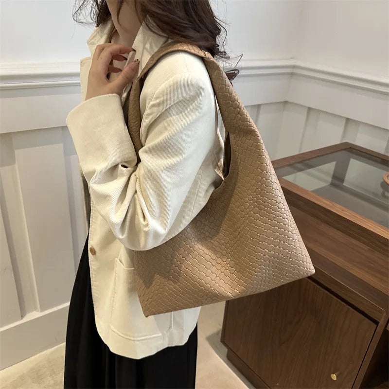 Women'S Retro Artificial Leather Woven Pattern Shoulder Bag Large Capacity Tote Bag Casual Armpit Bag Large Tote Bag Daily Work