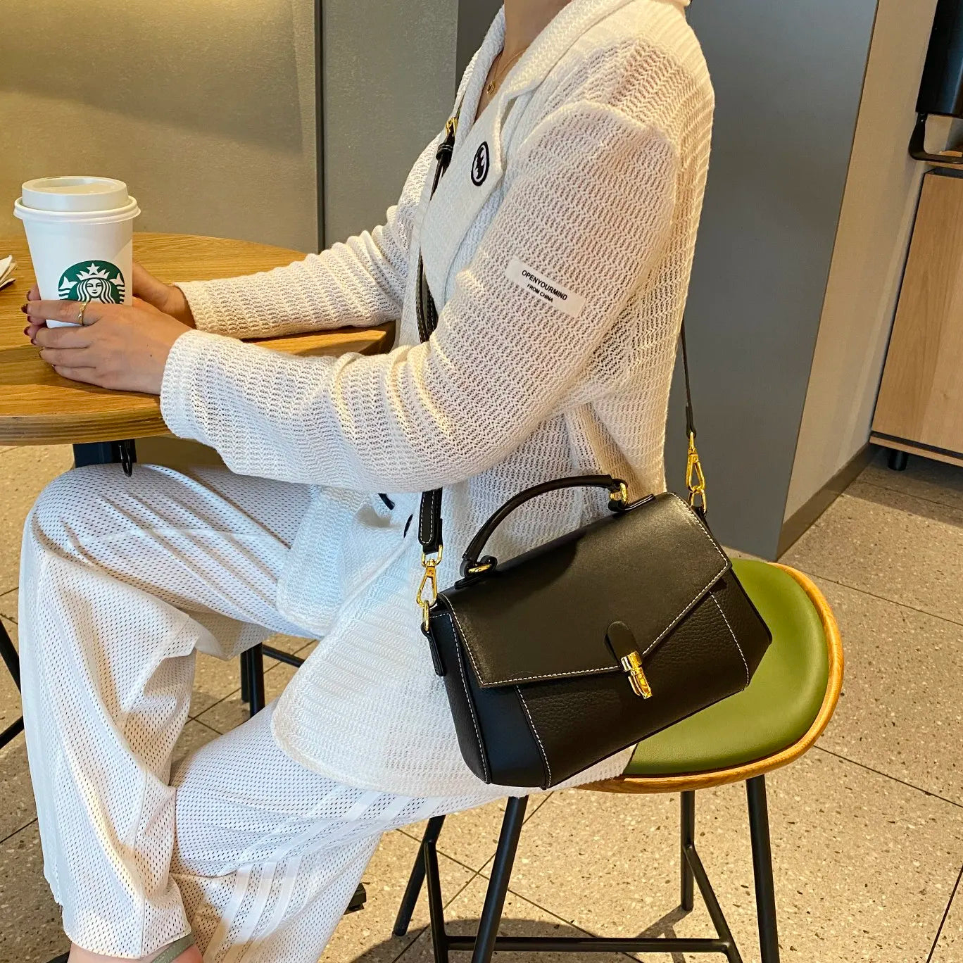 Trendy Genuine Leather Messenger Bag - High-Quality Cowhide Shoulder Bag for Women