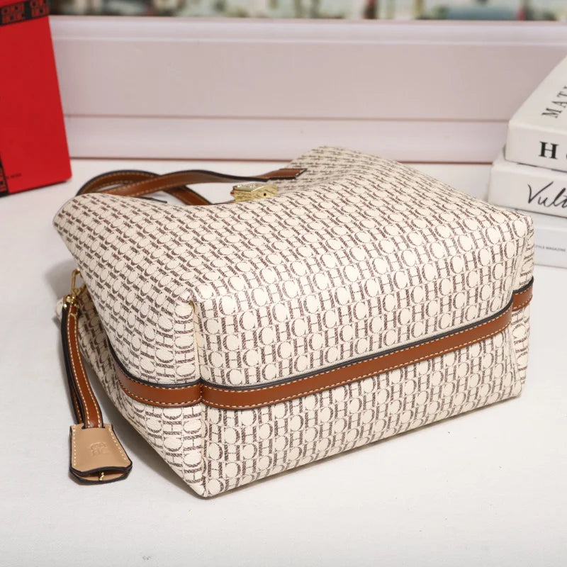 Chic & Stylish Large Capacity Leather Crossbody Tote Bag for Daily Commuting - Trendy Letter Print Design for Fashion-Forward Women