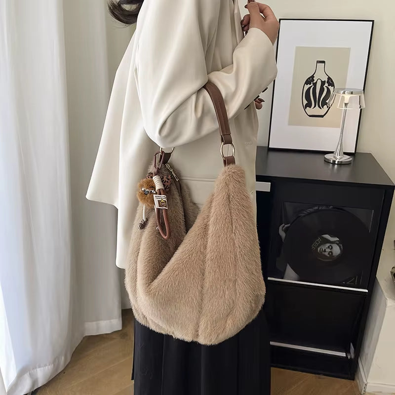 Winter Shoulder Bag Large Capacity Commuting Tote Handle Bag for Women with Plush Fur Comfortable and Versatile Commuting Bag