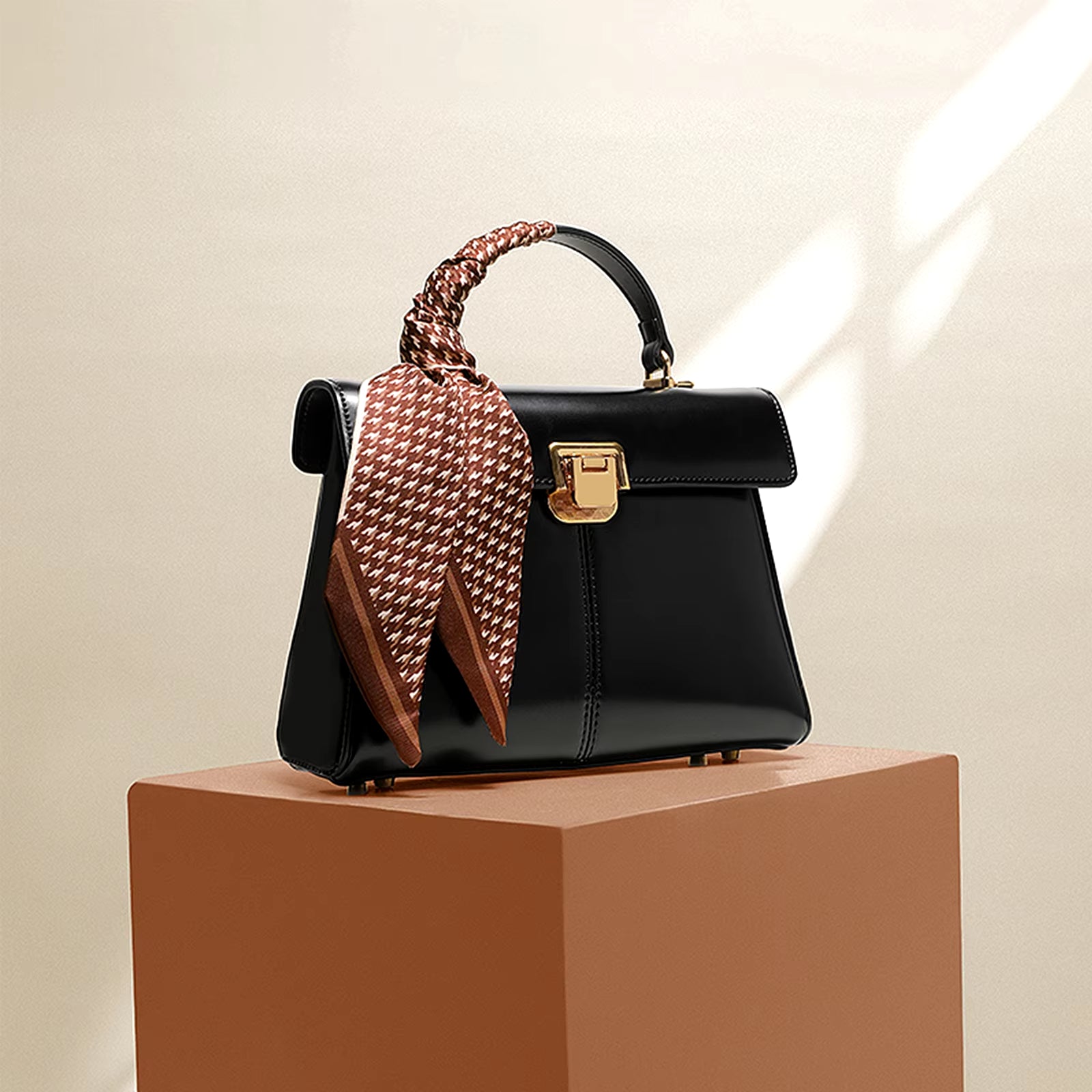 Elevate Your Style with the Luxury ITAMOOD Genuine Leather Crossbody Handbag - Chic, Versatile & Fashion-Forward!